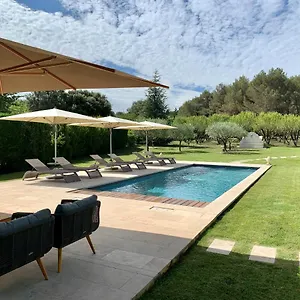 Le Jardin Des Amandiers Bed & Breakfast