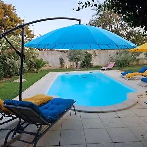 Maisonnette Avec Piscine La Picholine , Châteaurenard France